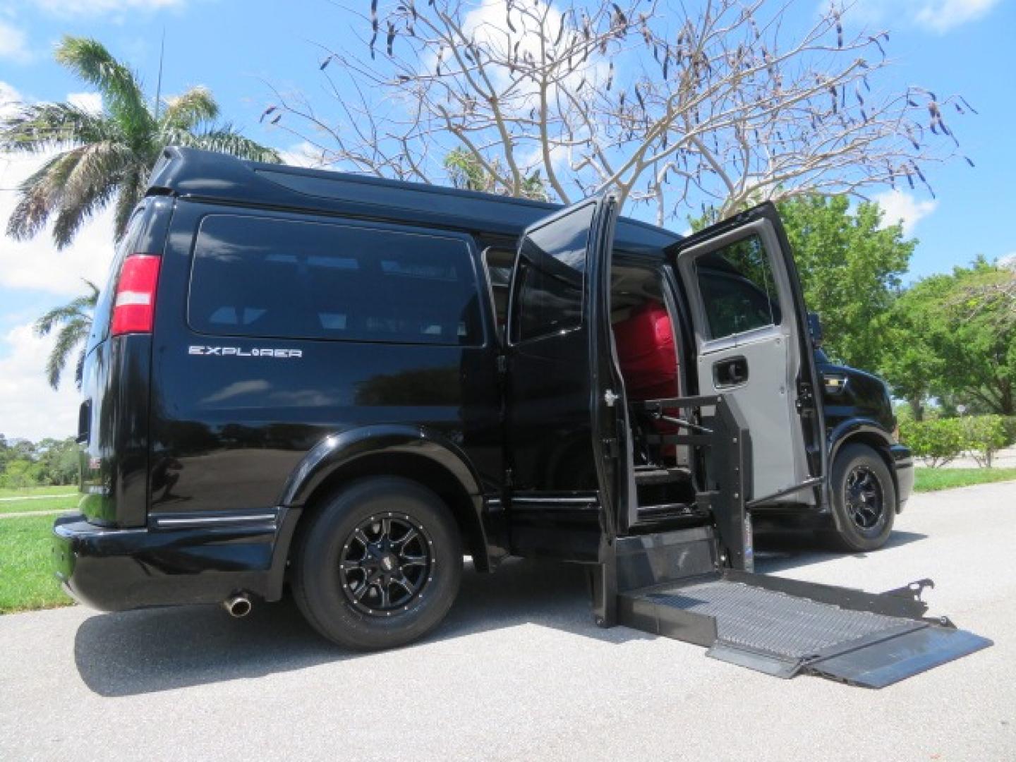 2018 Black /Red GMC Savana G2500 Cargo (1GTW7AFG9J1) with an 6.0L V8 OHV 16V FFV engine, 6A transmission, located at 4301 Oak Circle #19, Boca Raton, FL, 33431, (954) 561-2499, 26.388861, -80.084038 - Photo#31